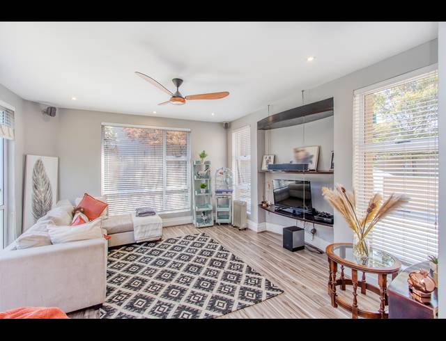 4 BEDROOM HOUSE FOR SALE IN CEDAR LAKES